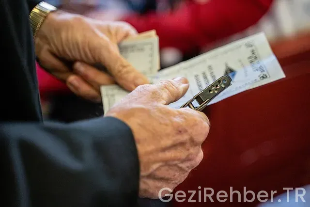 Doğu ekspresi karsa kaç saatte gidilir