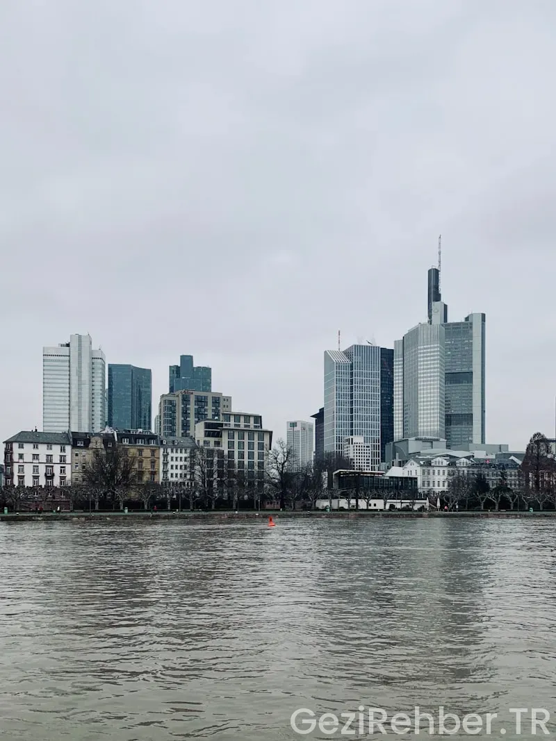 Frankfurt nerede kalınır