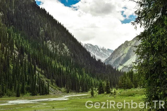 Kazakistan gezi turları
