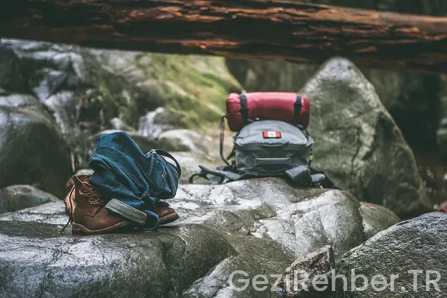 Seyahat sırt çantası hazırlama