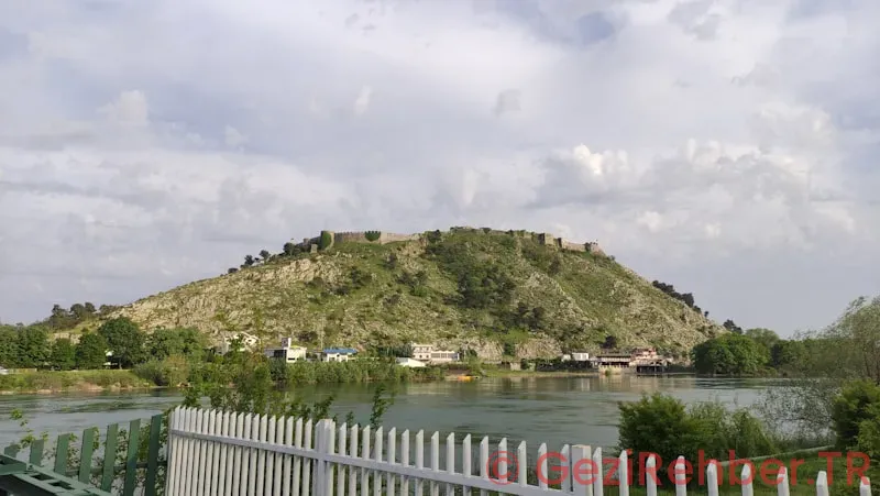 Karadağ Gezi Rehberi Karadağ Gezi Rehberi