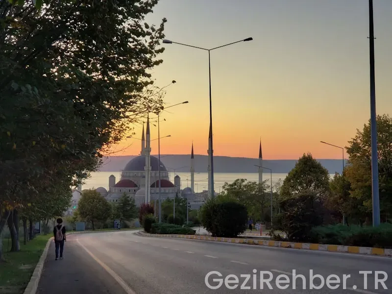 Yol arkadaşım hikayenin özeti