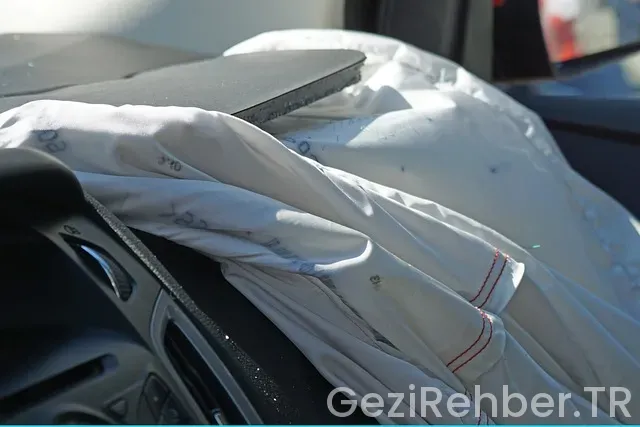 14000 km uçakla kaç saat