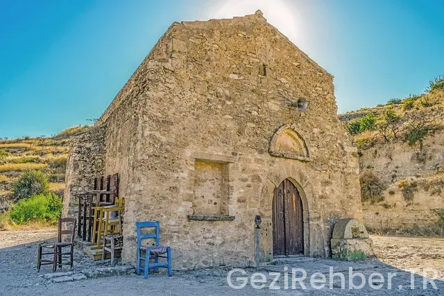 Agios İsidoros Plajı