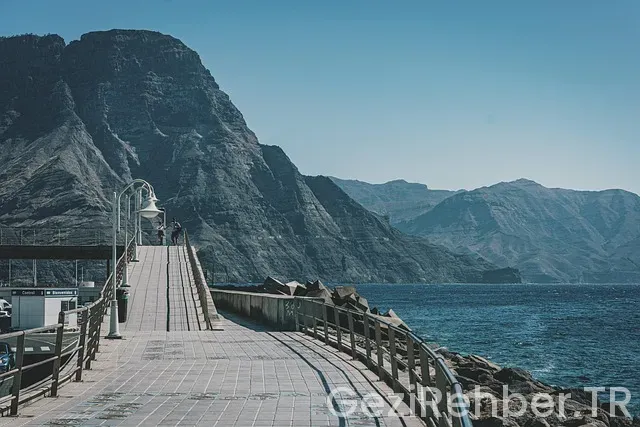 Akdenizde gezinti yapmak için nasıl bir tekne gerekli