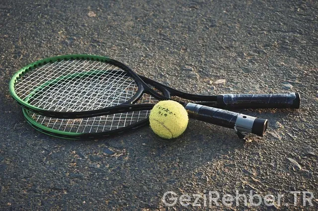 Akdenizde gezinti yapmak için nasıl bir tekne gerekli