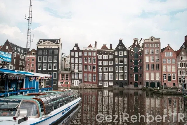 Amsterdam nerede kalınır