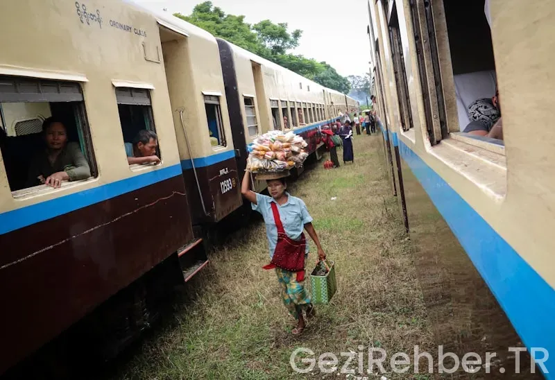 Asya Mektupları - Gezi İzlenim Eleştiri Kitabı