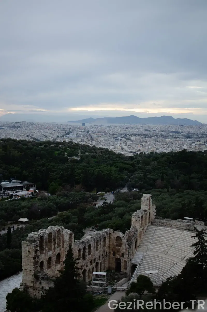 Atina’da Ne Yenilir, Ne İçilir Atina’da Ne Yenilir, Ne İçilir