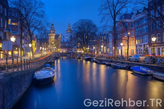 Atina'da nerede kalınır