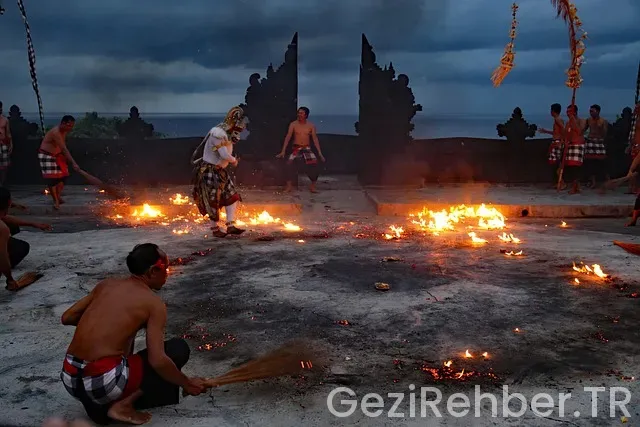 Bali uçakla kaç saat sürüyor