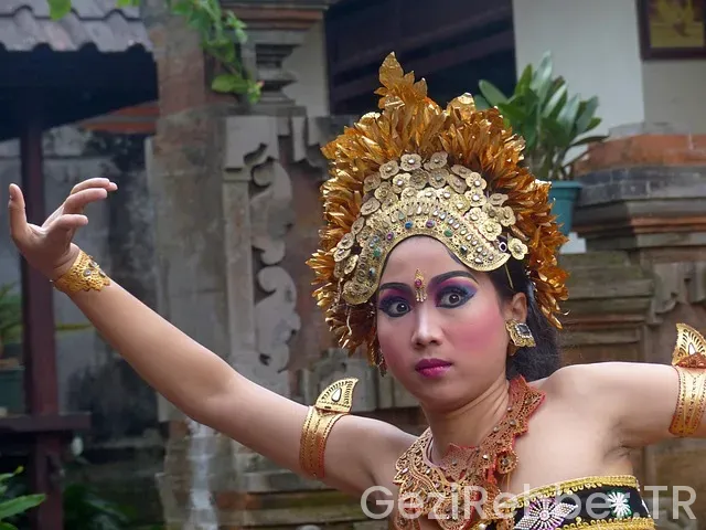 Bali uçakla kaç saat sürüyor