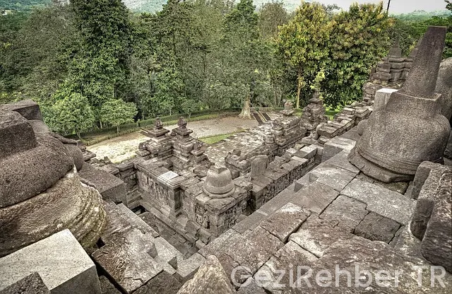 Bali uçakla kaç saat sürüyor