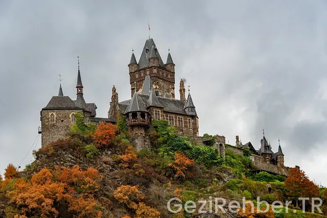 Burg Eltz Kalesi
