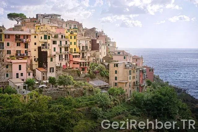 Cinque terre nerede kalınır