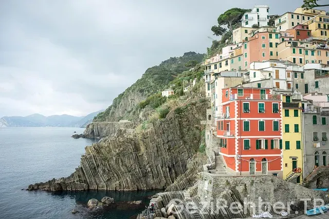 Cinque terre nerede kalınır