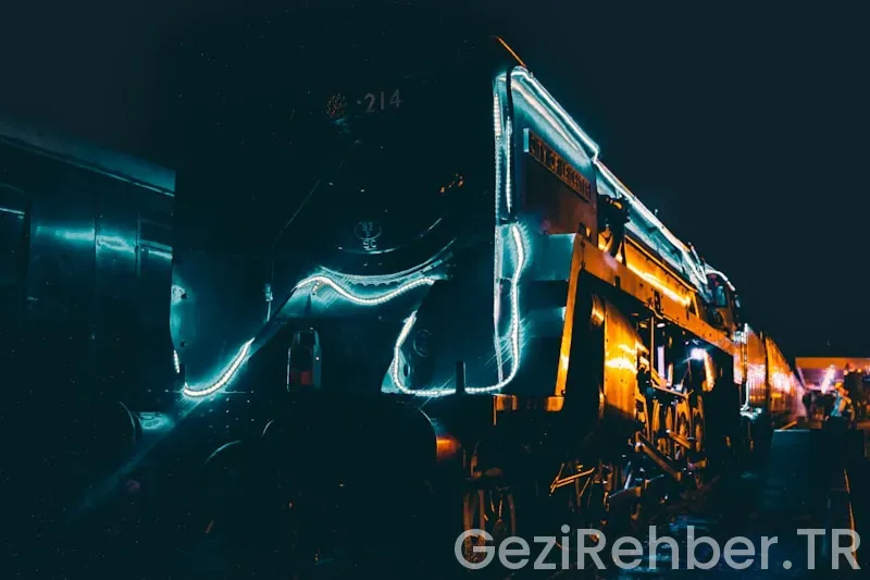 Dünya Çapında Trenle Yapılabilecek En İyi Seyahat Rotaları Dünya Çapında Trenle Yapılabilecek En İyi Seyahat Rotaları