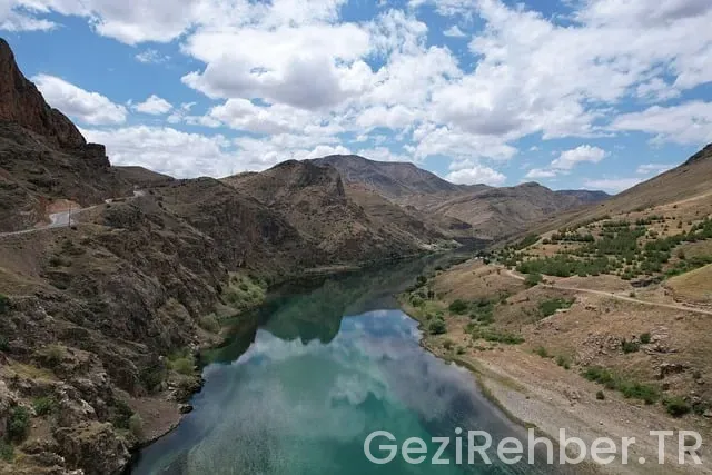 Elazığ uçakla kaç saat