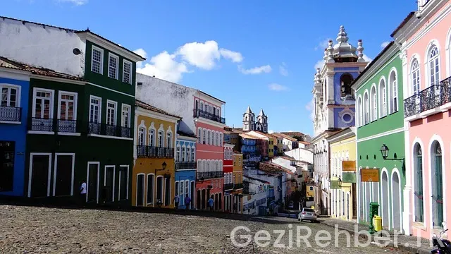 Girne de nerede kalınır