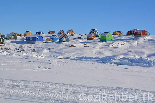 Grönland uçakla kaç saat