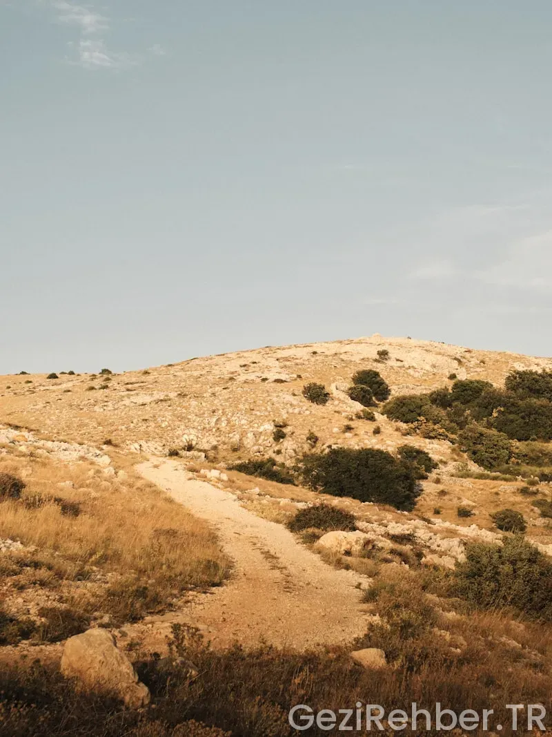 Heybeliada’da Gezilecek Yerler Heybeliada’da Gezilecek Yerler
