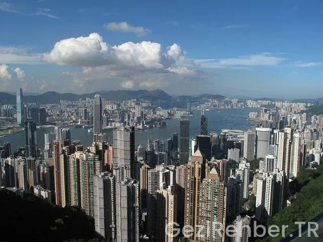 Hong kong uçakla kaç saat