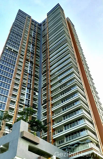 Jakarta uçakla kaç saat