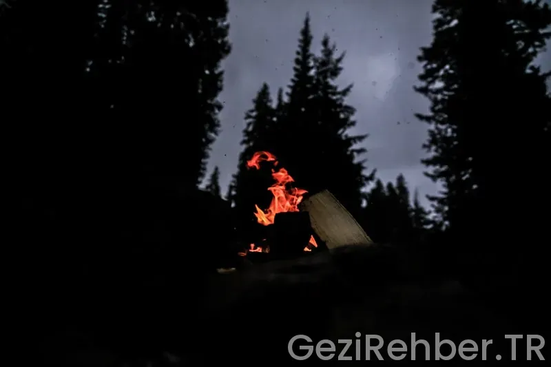 Kamp Ateşinde Ne Yenilir?