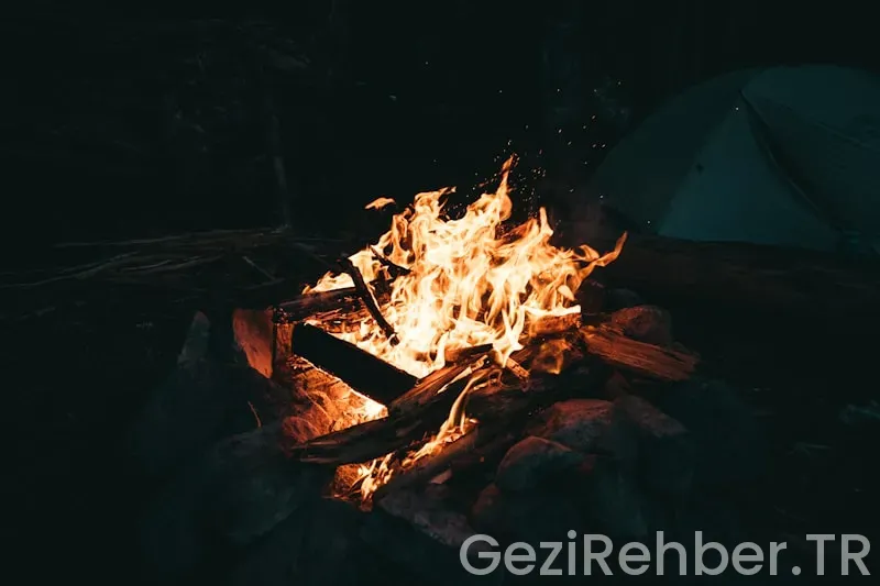 Kamp Ateşinde Ne Yenilir?