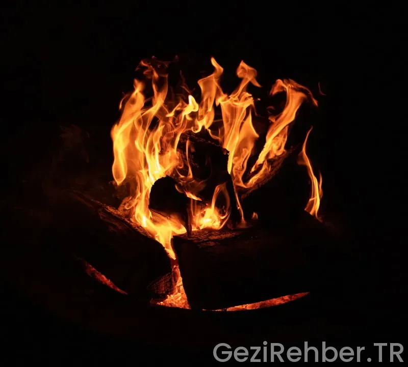 Kamp Ateşinde Ne Yenilir?