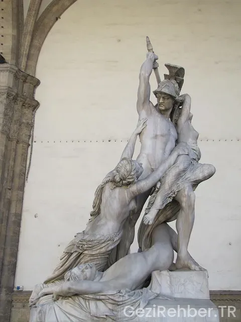 Karadağ da nerede kalınır