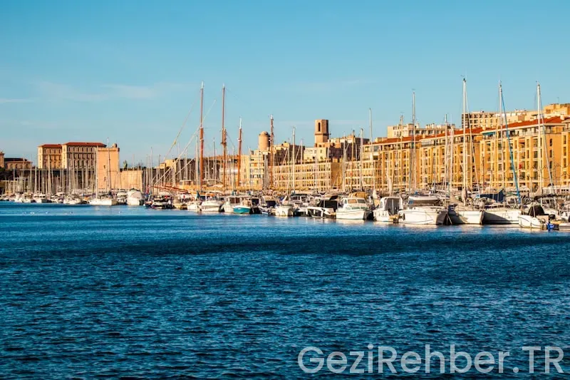 Marsilya’nın Liman Manzaralı En Ünlü Barları
