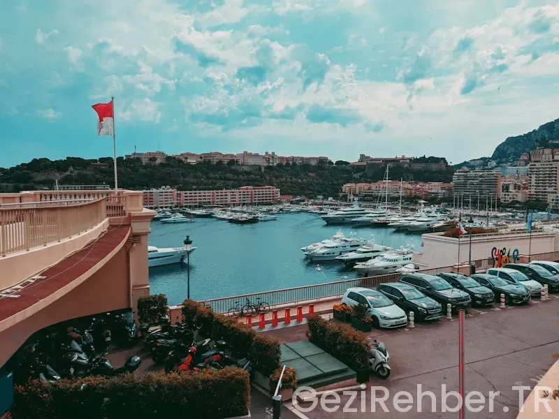 Marsilya’nın Liman Manzaralı En Ünlü Barları