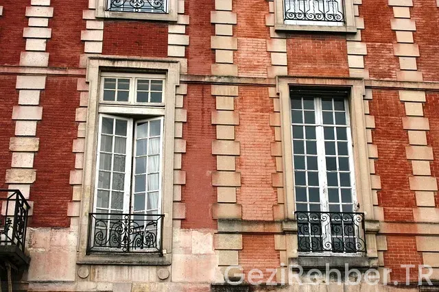 Paris te Nerede Kalınır