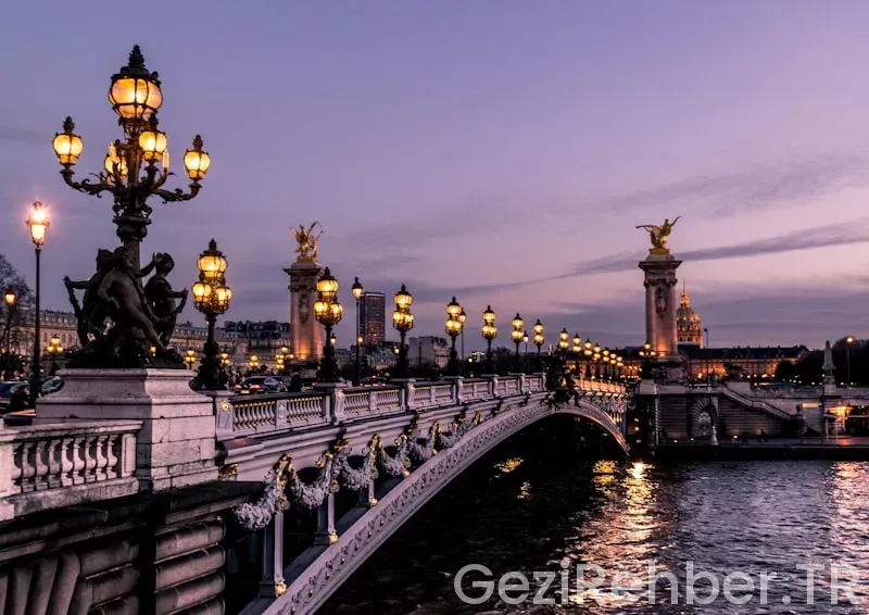 Paris travel guide