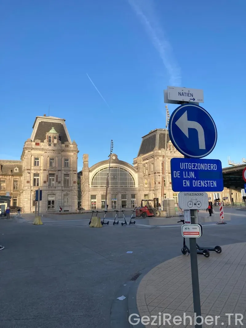 Quebec city travel guide book