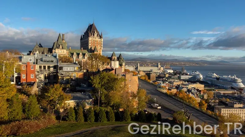 Quebec city travel guide book