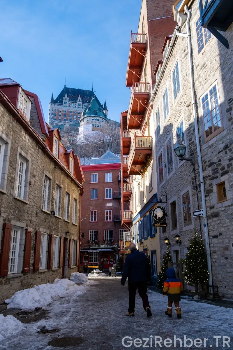 Quebec city travel guide book