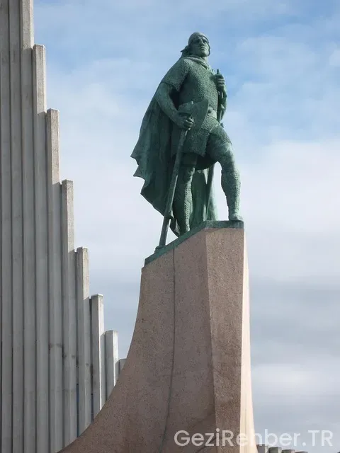 Reykjavik uçakla kaç saat