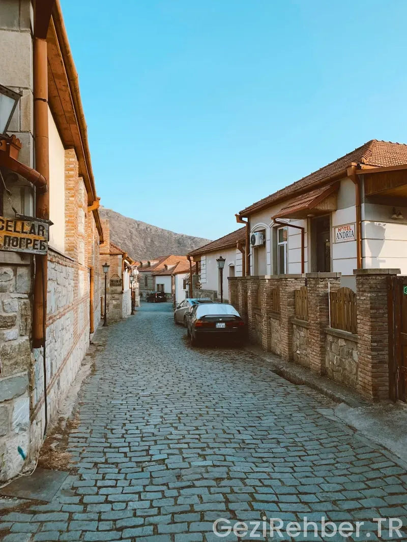 Romanya sokakları