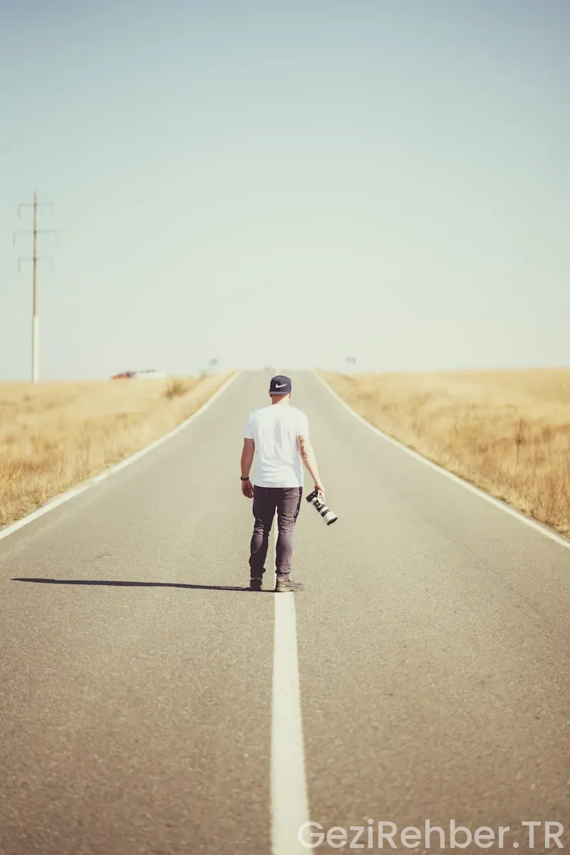 Tek Başına Seyahate Çıkacaklar İçin Güvenlik Rehberi