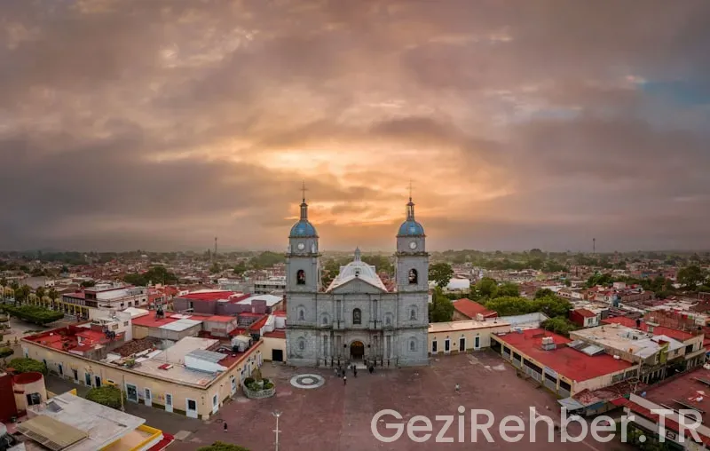 Travel guide colombia