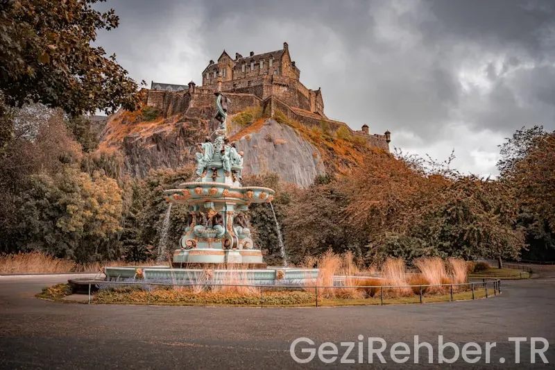 Travel guide edinburgh scotland