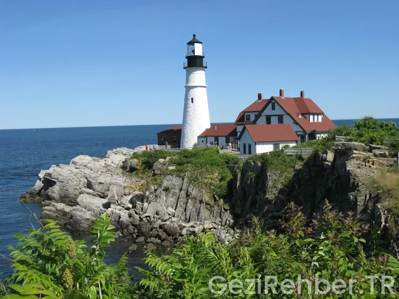 Travel guide for maine