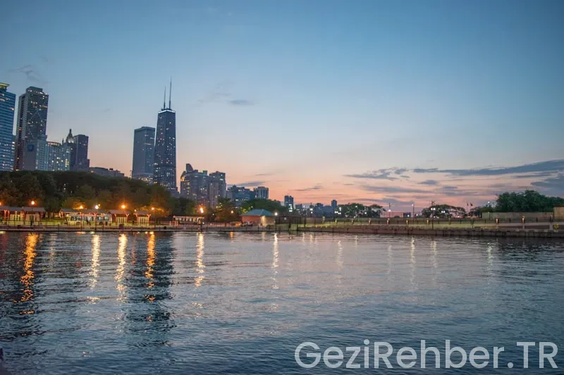 Travel guide illinois