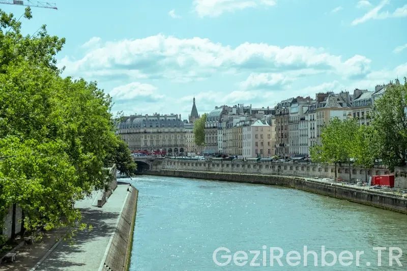 Travel guide lyon