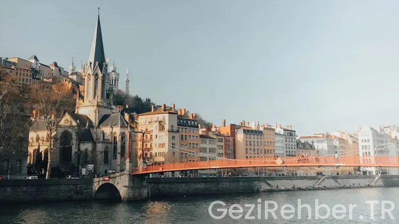 Travel guide lyon