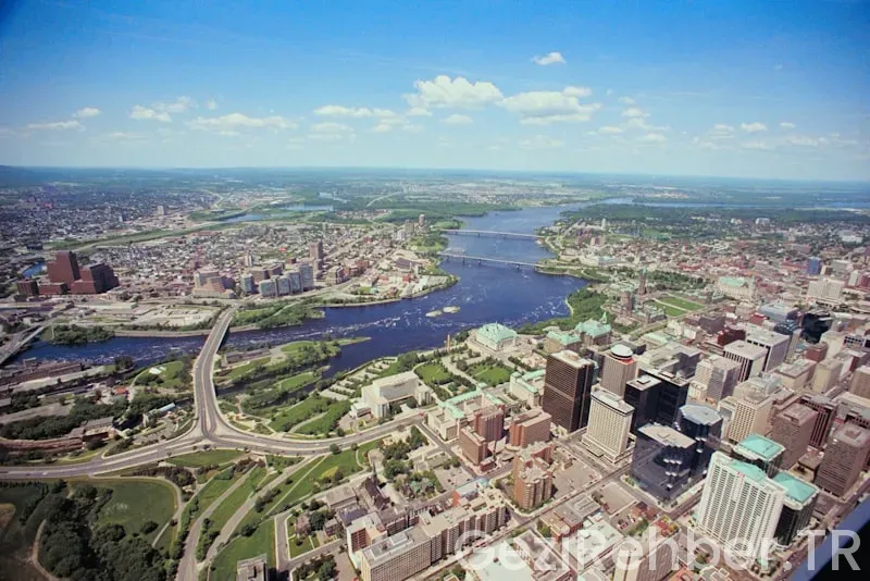 Travel guide montreal