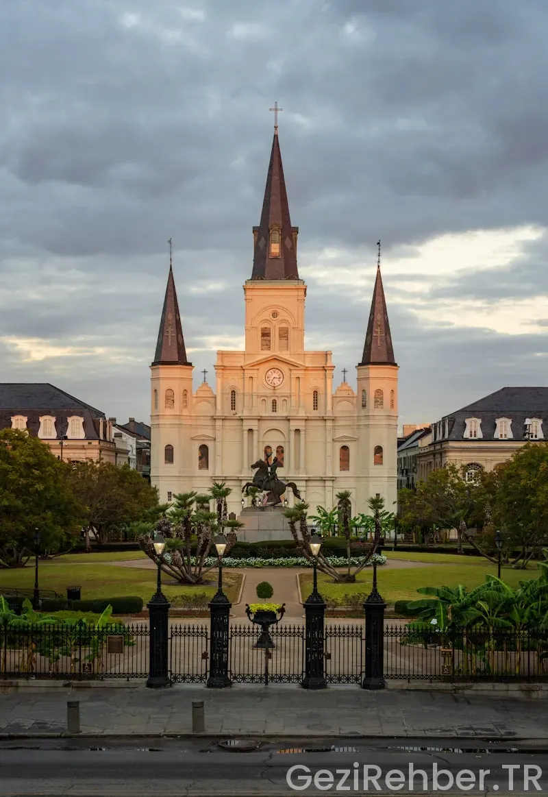 Travel guide new orleans