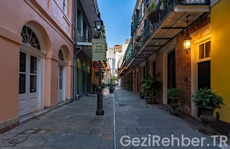 Travel guide savannah ga
